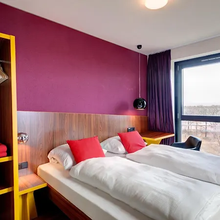 Szálloda Meininger Frankfurt Main / Airport 3*