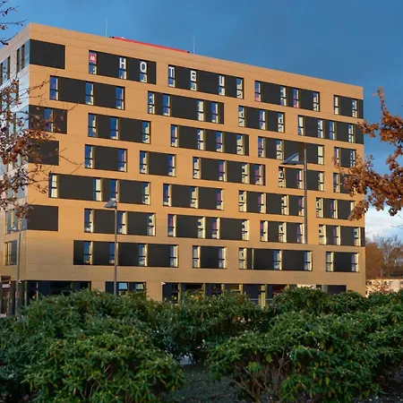Meininger Frankfurt Main / Airport 3*