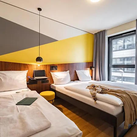Meininger Frankfurt Main / Airport 3* Francoforte sul Meno