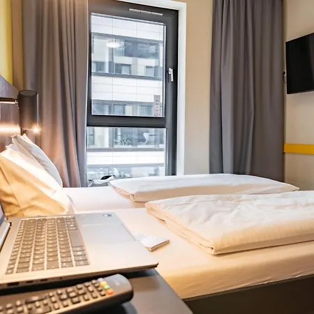 Meininger Frankfurt Main / Airport Hotel 3*