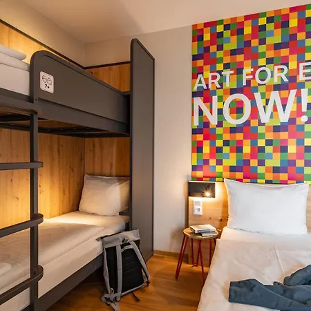 Отель Meininger Frankfurt Main / Airport 3*