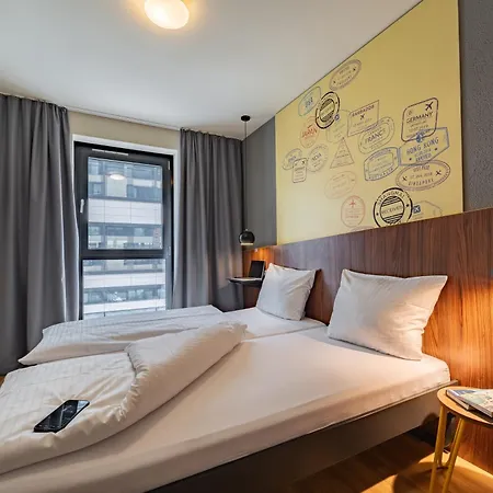 Hotel Meininger Frankfurt Main / Airport 3*