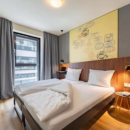 Meininger Frankfurt Main / Airport 3* Francoforte sul Meno