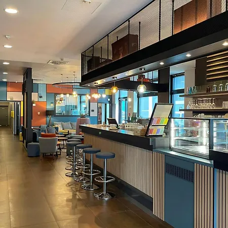 Hotel Meininger Frankfurt Main / Airport 3*