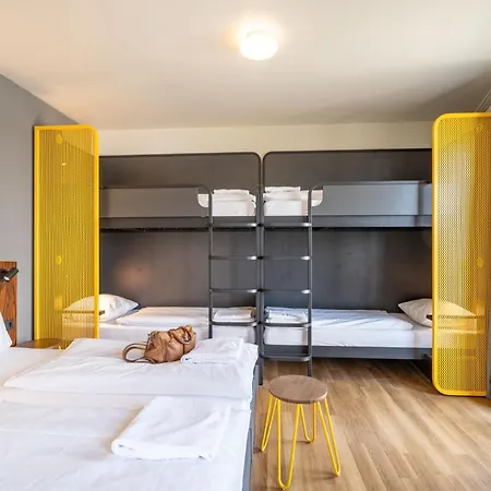 Hotel Meininger Frankfurt Main / Airport 3*
