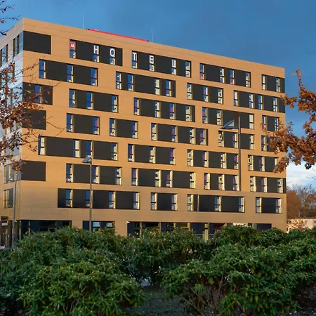 Meininger Frankfurt Main / Airport 3*