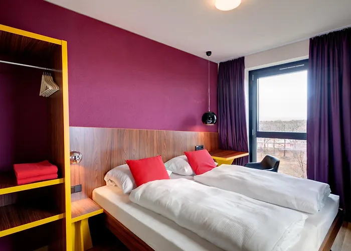 Hotel Meininger Frankfurt Main / Airport 3*