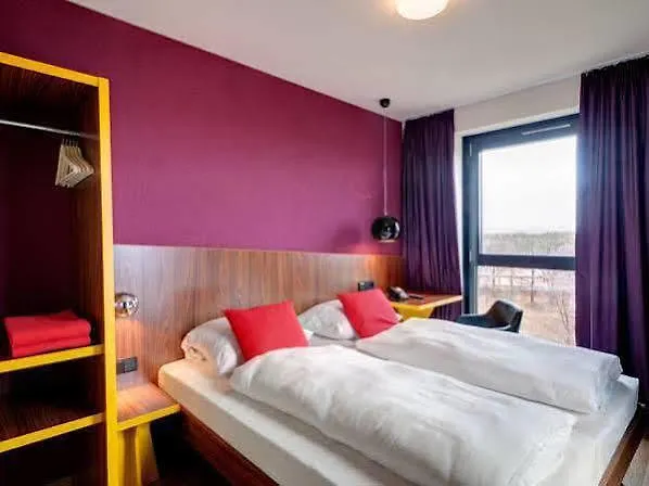 Meininger Frankfurt Main / Airport Hotel 3*