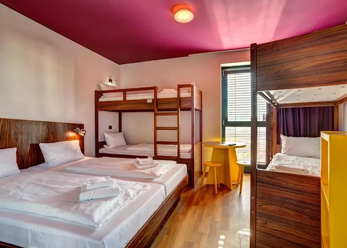 Hotel Meininger Frankfurt Main / Airport 3*