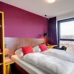 ماينينغر ماين / المطار فندق 3*