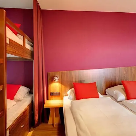 Hotel Meininger Frankfurt Main / Airport